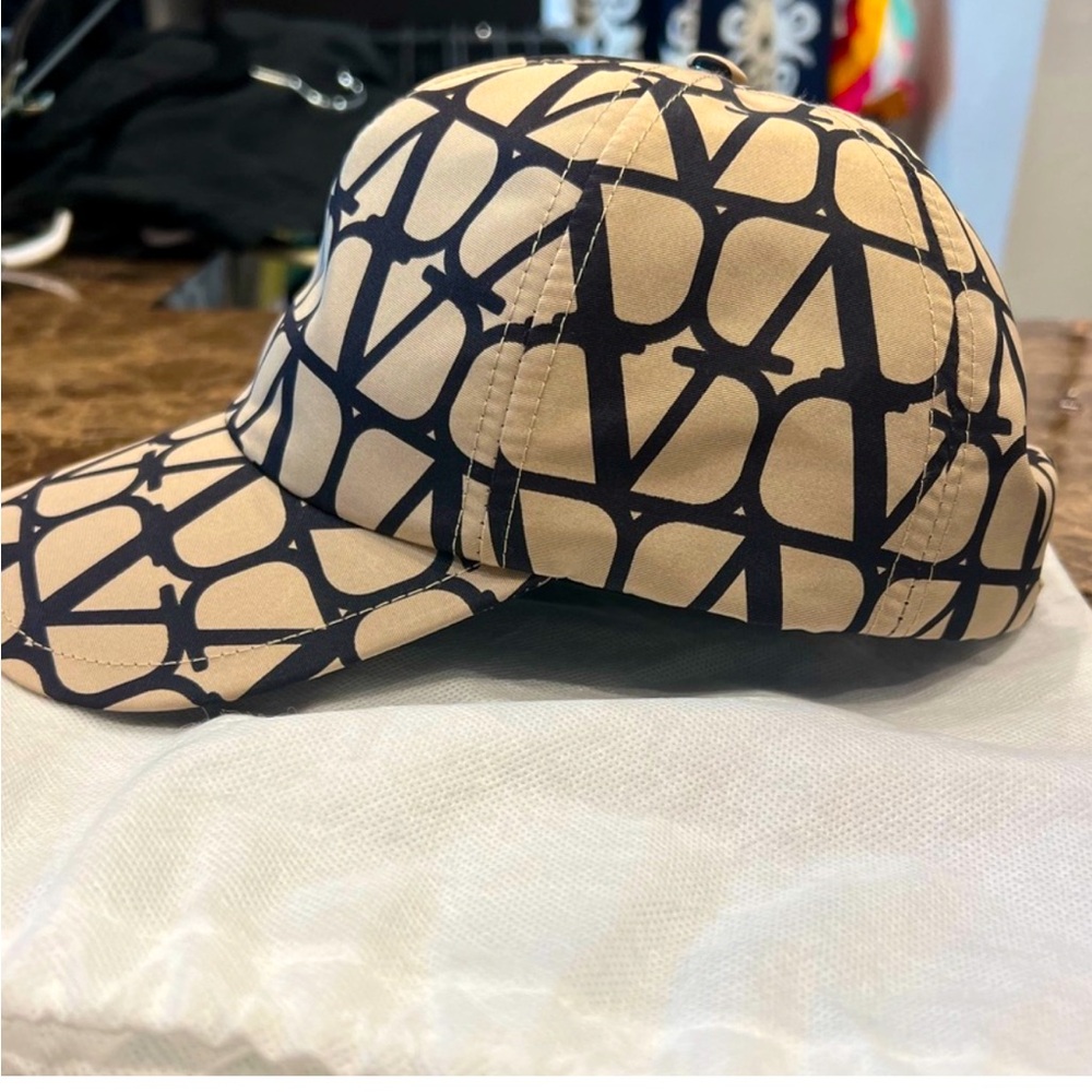 Valentino Garavani
Toile Iconographe Baseball Cap in Nylon